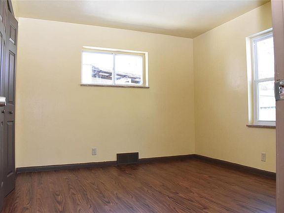 4th image of 2207 Montana St