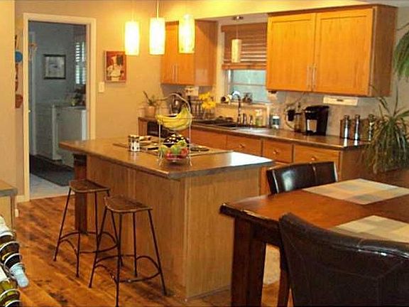 4th image of 1714 Tulip Dr