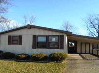 35 Fountain Lake Dr, Greenfield, IN