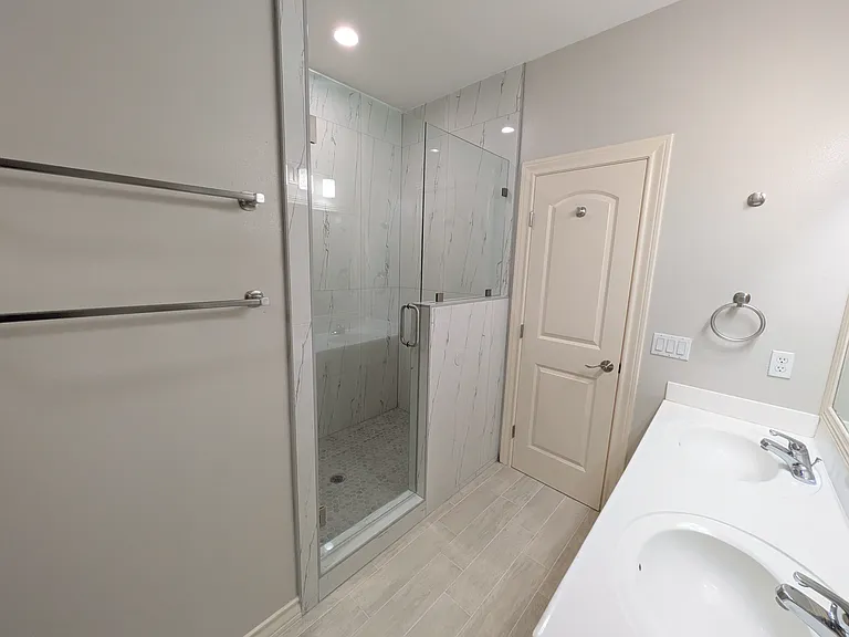 3432 Midtown Cir — Photo 15