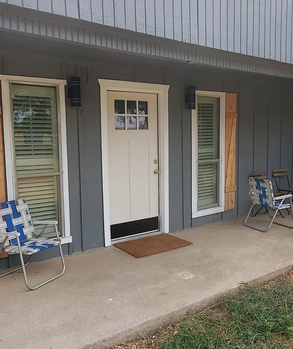 2 bed, 650 sqft, $3,500 — Photo 1