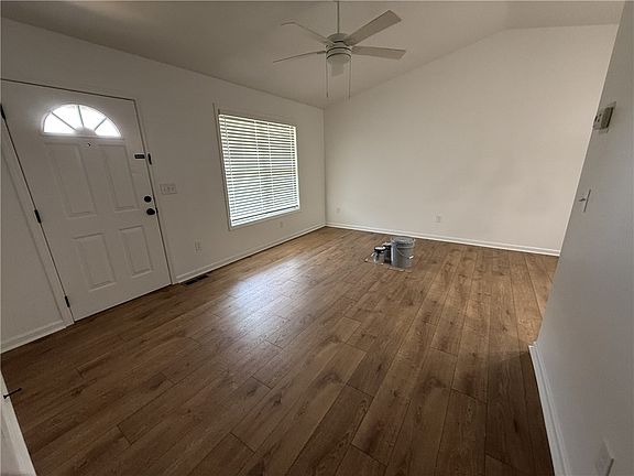 5th image of 317 Dixie Dr
