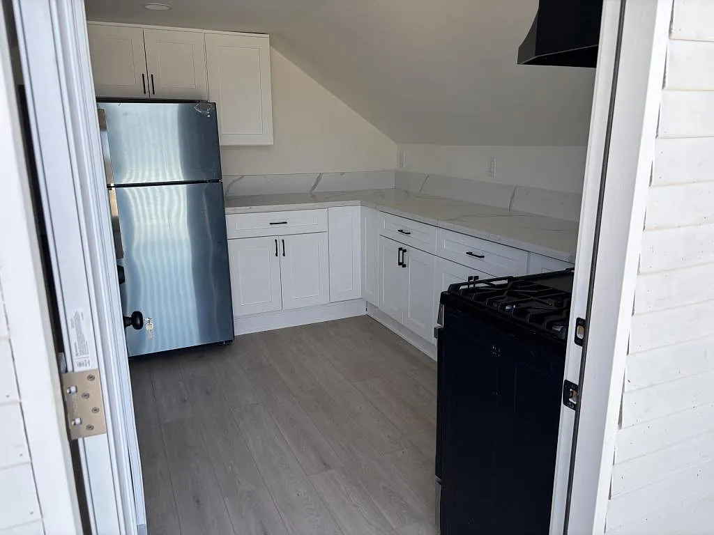 3830 41st St, unit 3 — Photo 3
