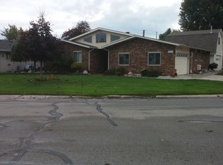 6413 Marina Dr, Algonac, MI 48001