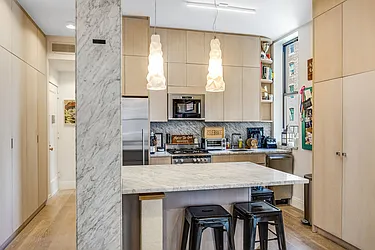 Rented by Barkoff Residential 