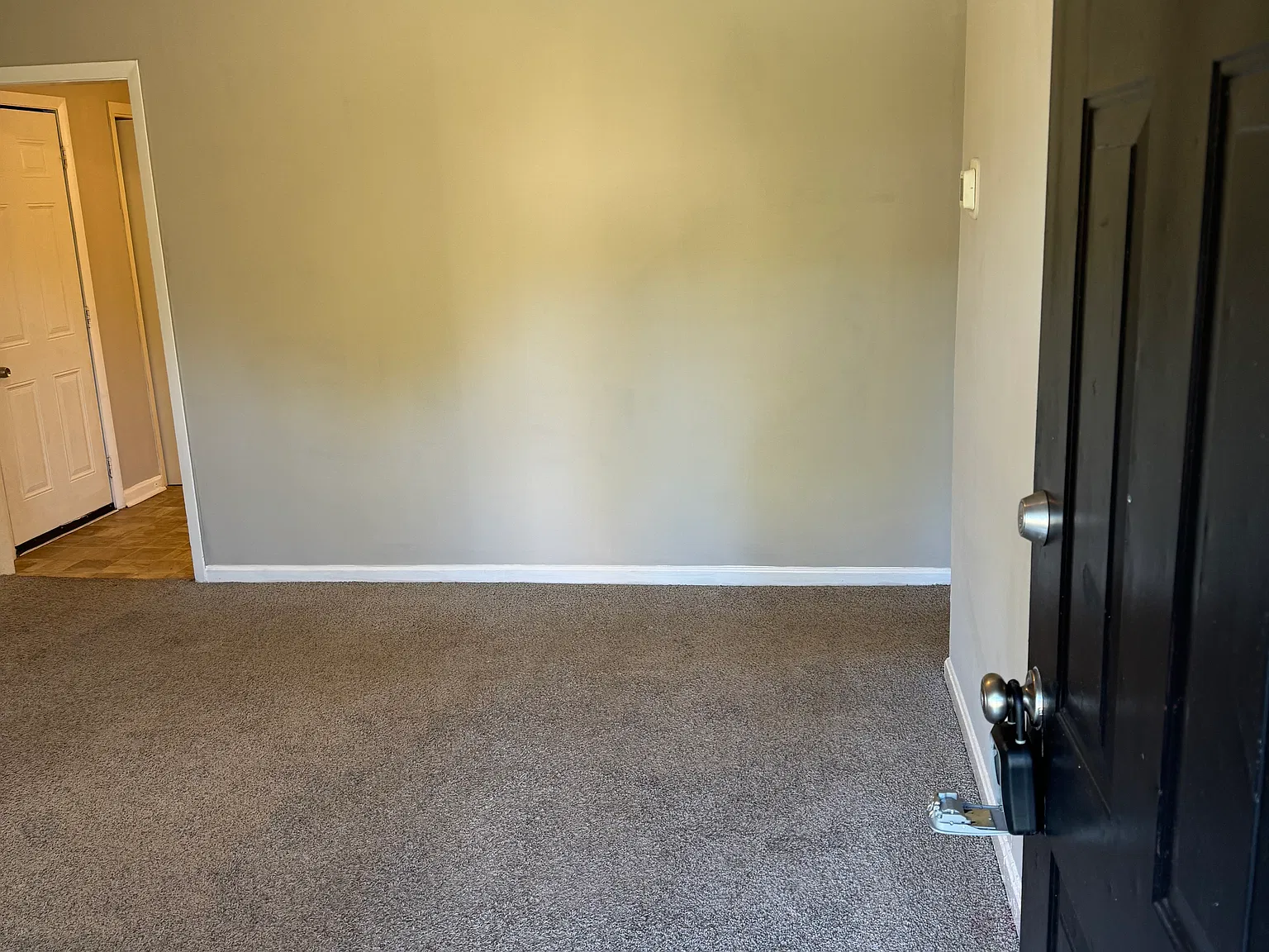 3 bed, 1284 sqft, $1,450 — Photo 2