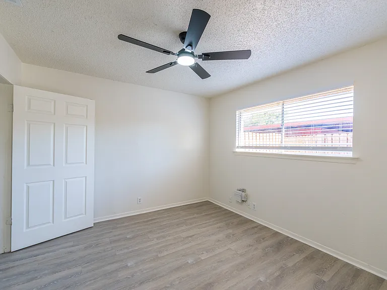 625 Woodhaven Pl — Photo 26