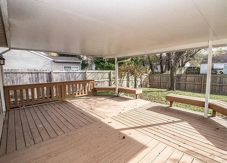 2315 Temple Ct E — Photo 23