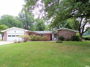 199 Potawatomi Rd, Galesburg, IL 61401