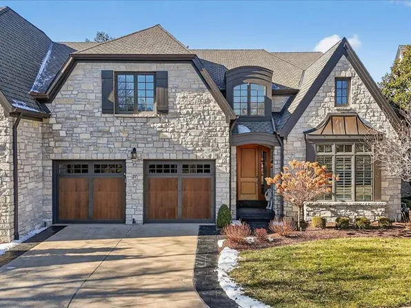 27 Bonhomme Grove Ct, Chesterfield, MO 63017