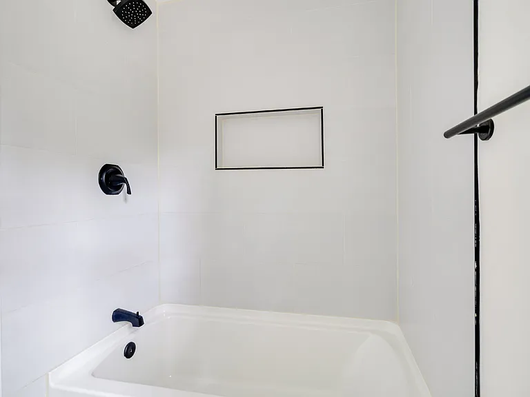 2437 Tilghman Cir — Photo 23