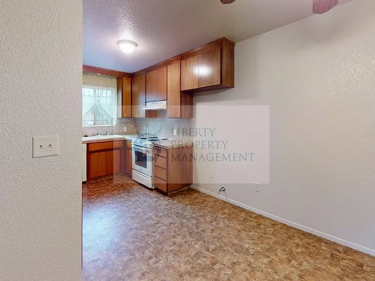 915 Kenwood Ave #3 — Photo 7