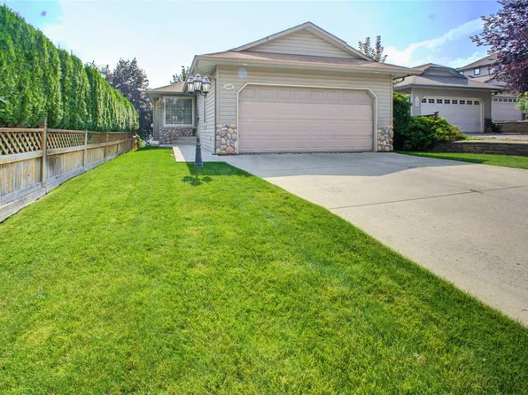 1149 Raven Dr, Kamloops, BC V2B 8P4