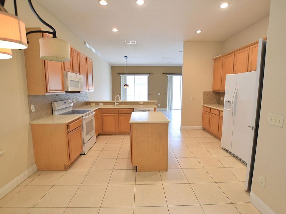 1st image of 10741 Woodchase Cir