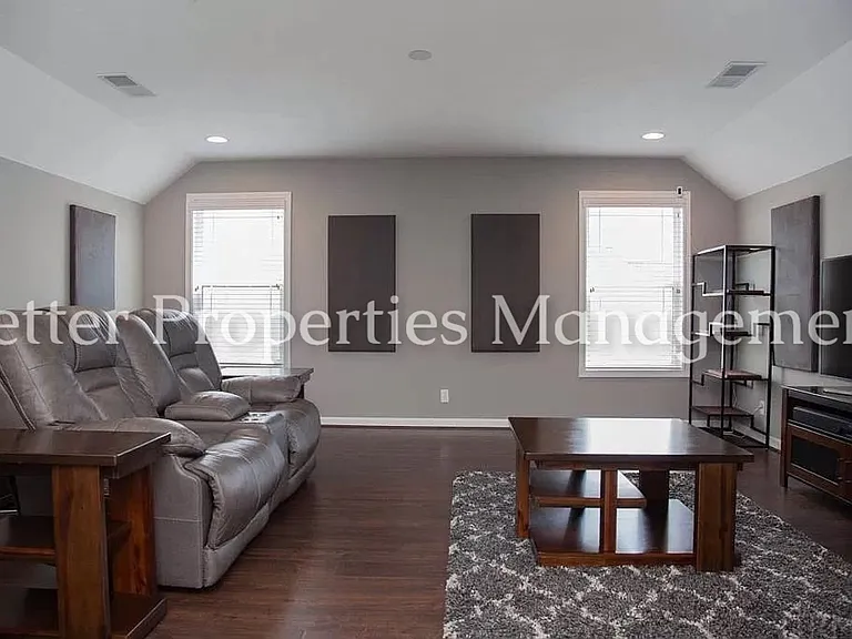 3642 Arbor Creek Dr — Photo 3