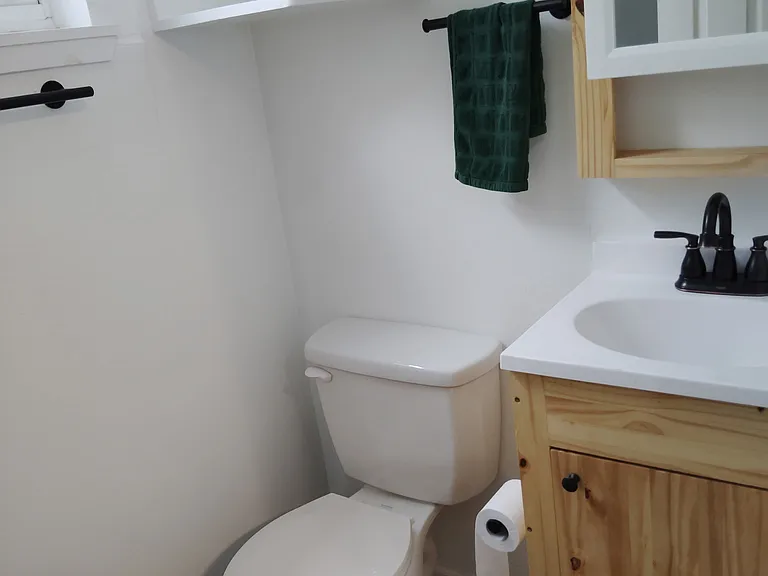 956 East Ave #4 — Photo 12