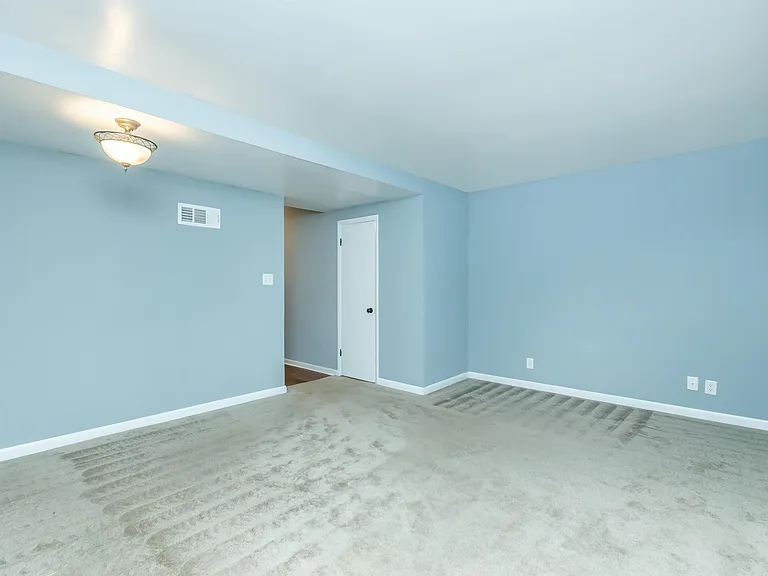 Waverly Pointe — Photo 16