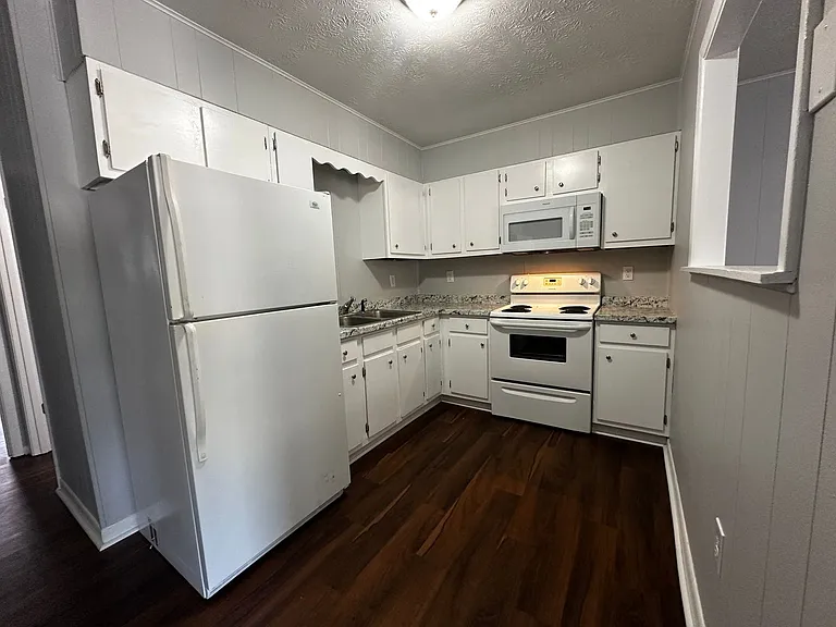 3408 Maple Ave — Photo 3