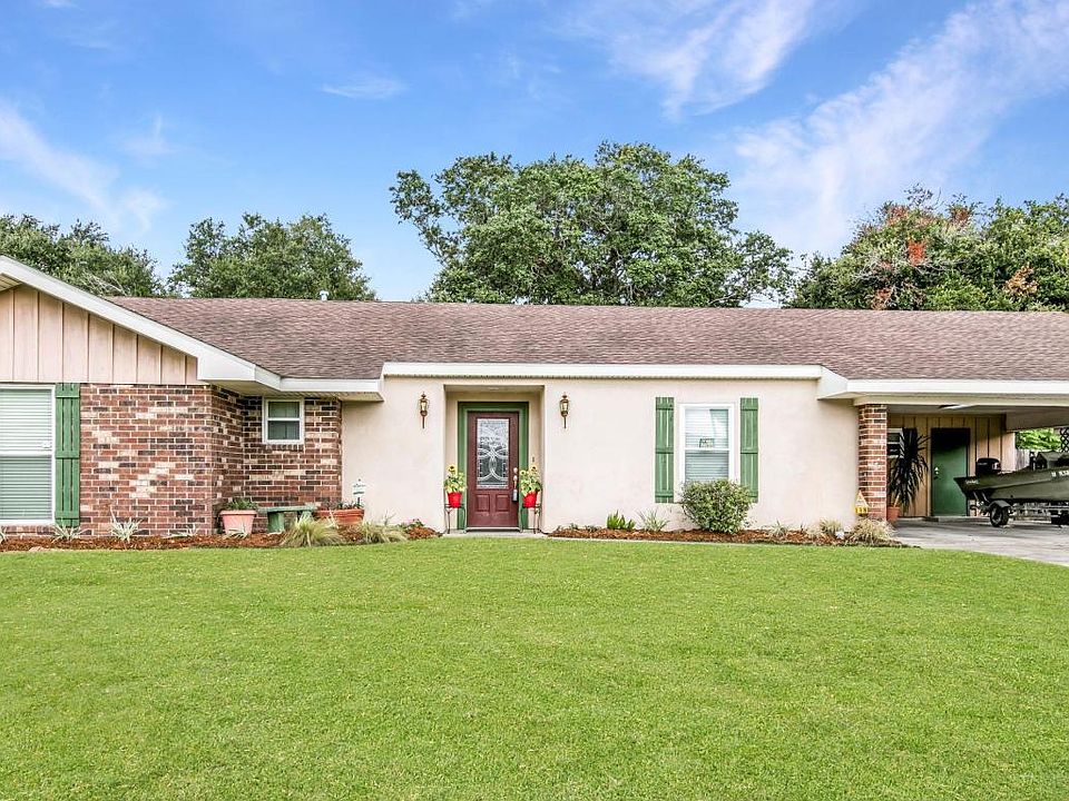 1st image of 118 Orgeron Dr
