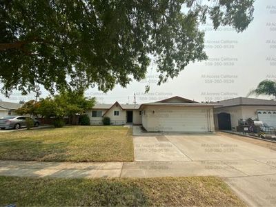 3490 E Flint Way, Fresno, CA, 93726