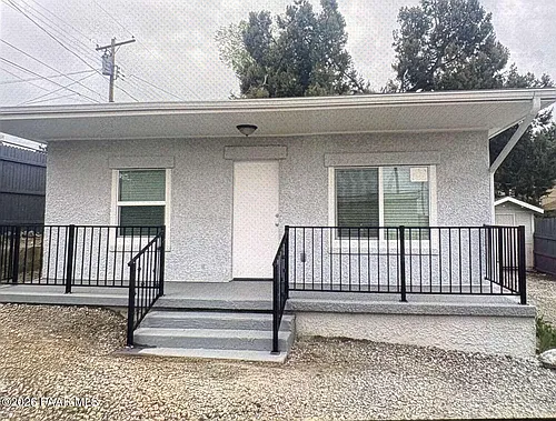 135 S Arizona Ave #1/2 Photo 1