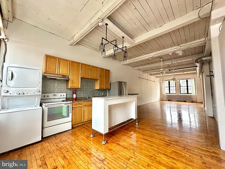 14 W Harvey St #16-2C — Photo 2