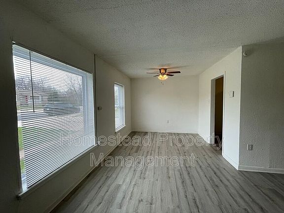 4th image of 1933 NE 26th St