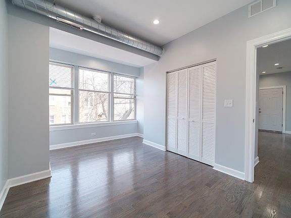 5th image of 4658 N Albany Ave #3