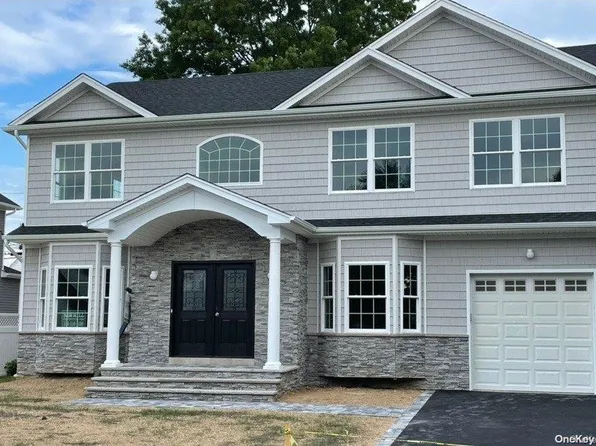 12 Griffin Lane, Syosset, NY 11791