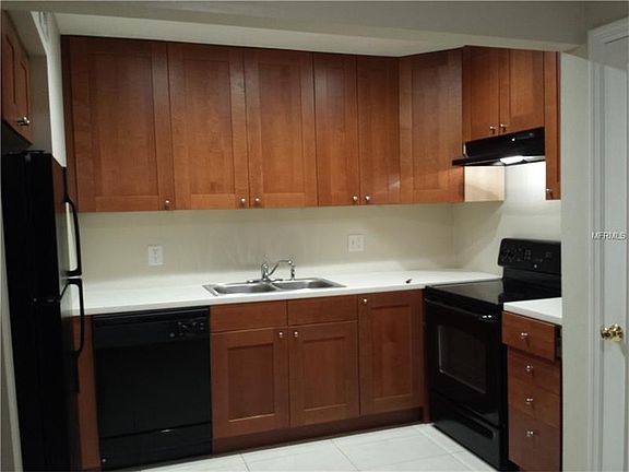 5th image of 104 Pompano Dr SE #A