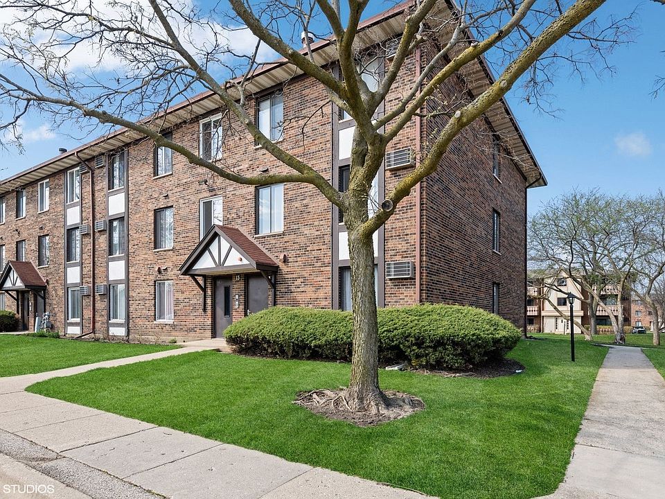 1st image of 13 Timber Ln APT 10