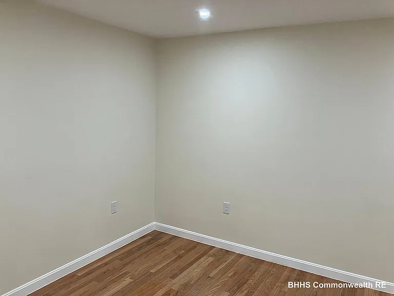 83 Moreland St — Photo 5