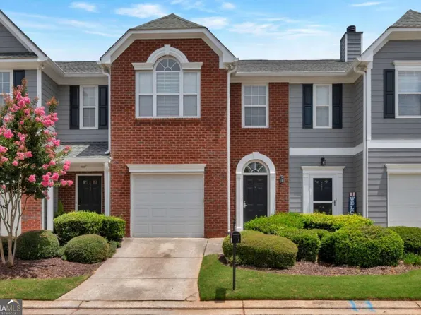 6243 Shoreview Cir, Flowery Branch, GA 30542