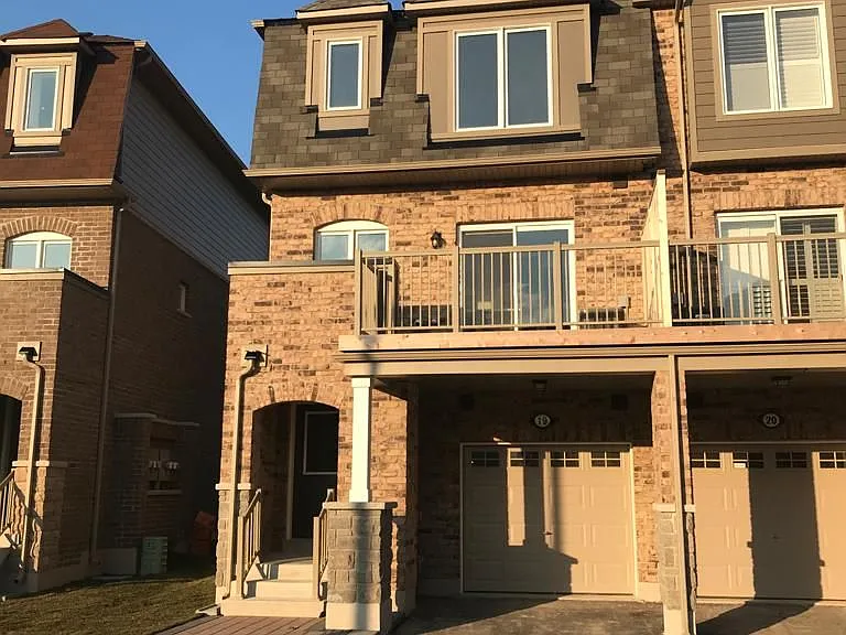 50 Edinburgh Dr #19 — Photo 1