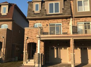 50 Edinburgh Dr #19, Brampton, ON L6Y 1N9