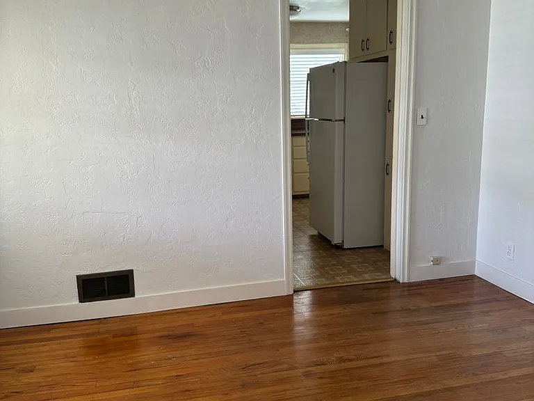 1533 Melrose St — Photo 12