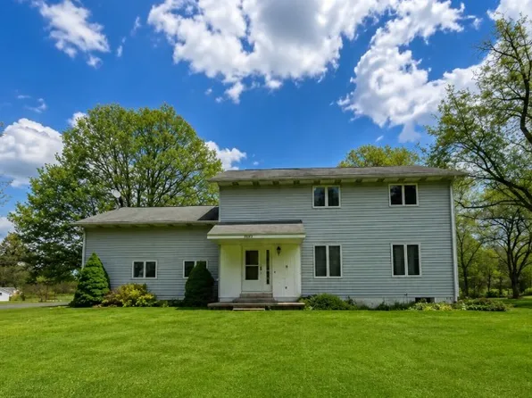 22452 Mill St, Centerville, PA 16404
