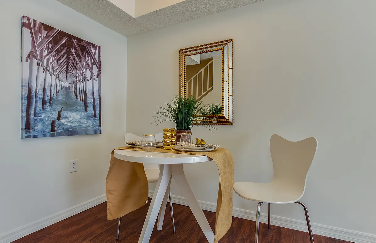Dining and/or flex space - Canyon Square