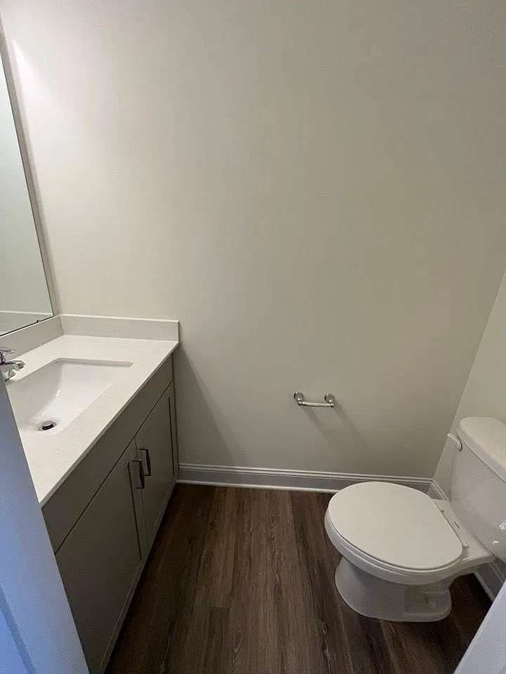 8018 Saluda Dr — Photo 1