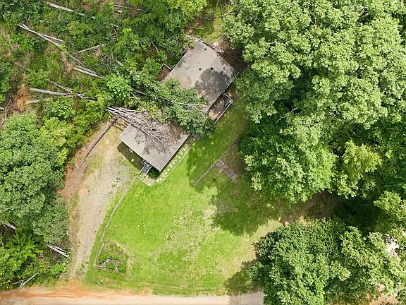 5th image of 15 Fowlerville Rd