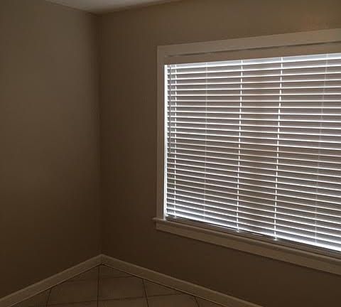 5th image of 1002 W Banister Ave