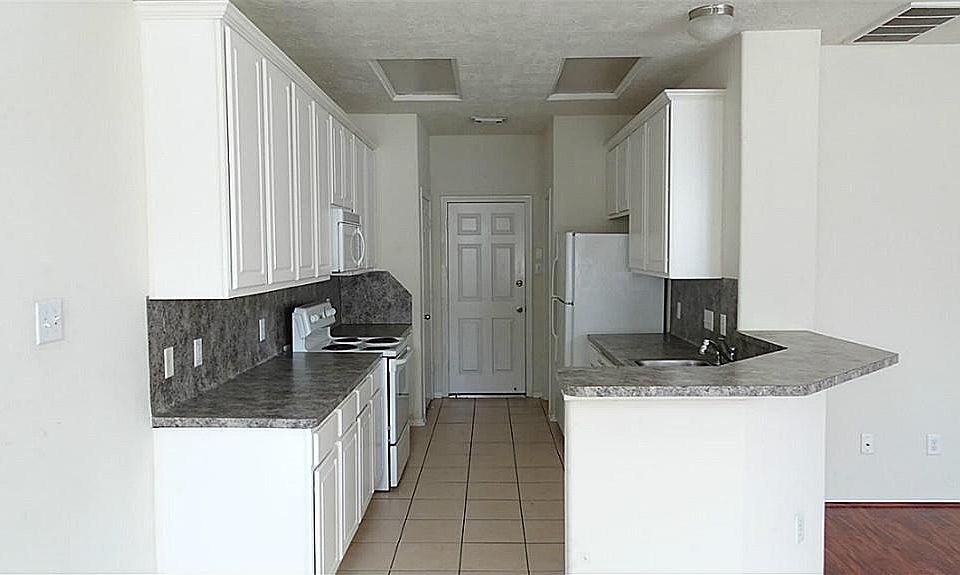 1st image of 5618 Claybeck Ln