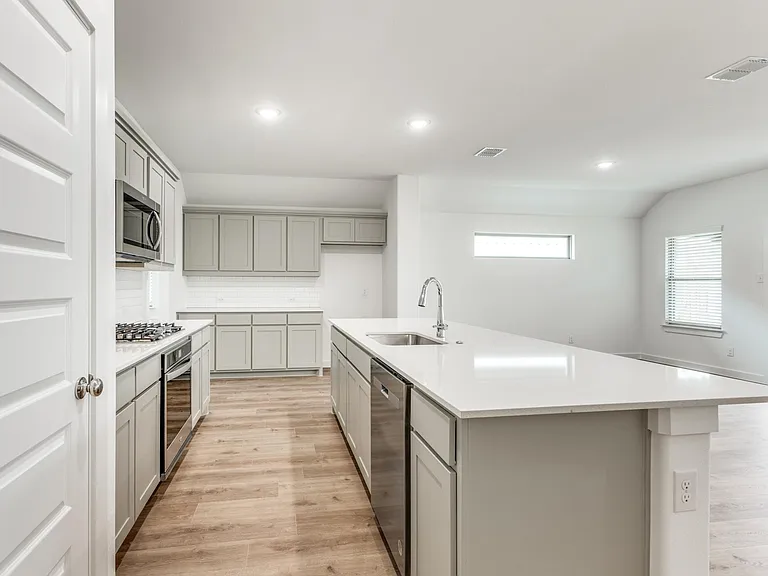 4923 Bellhurst Dr — Photo 4