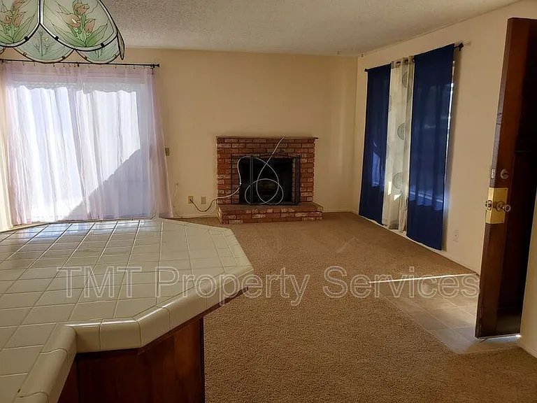 924 N O St — Photo 5