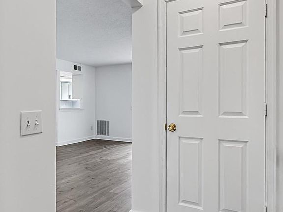 2nd image of 128 Fort Evans Rd SE APT C