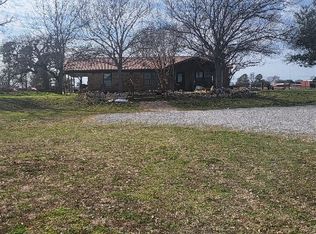 512 Cemetery Rd, Boyd, TX 76023