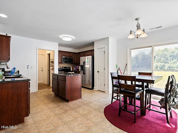 5th image of 112 Wild Blossom Court