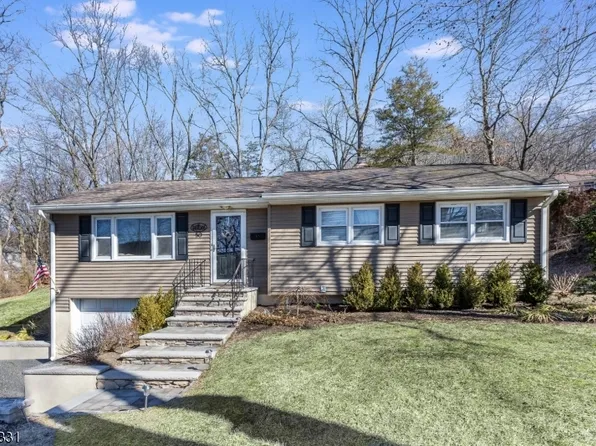 50 Sioux Ave, Oakland Boro, NJ 07436