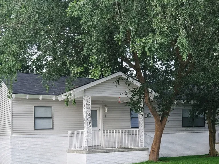 285 Hickory Rd #1 — Photo 1