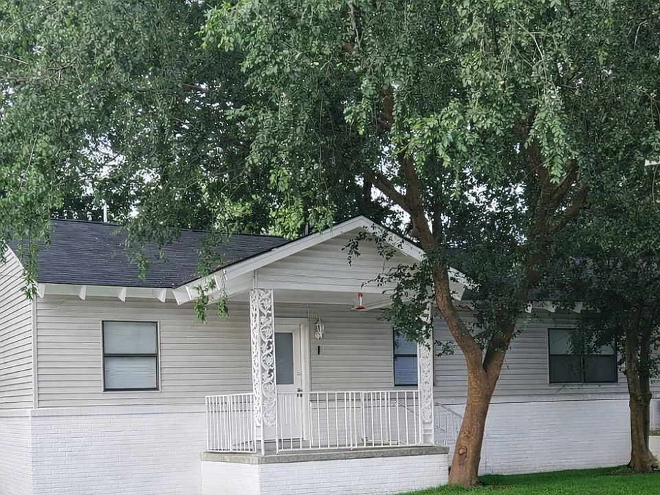 1st image of 285 Hickory Rd APT 1